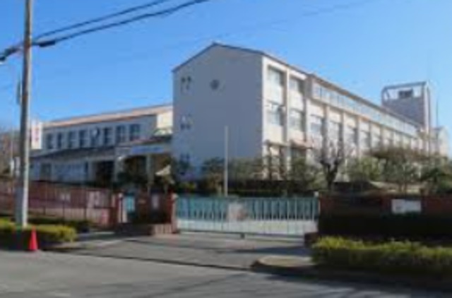 中学校　神戸市立北神戸中学校（中学校）まで1388m