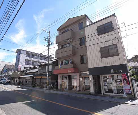 建物外観　ＪＲ桃山駅が最寄り駅です。