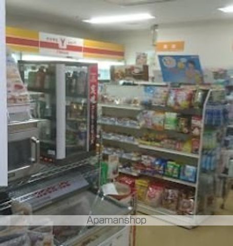 コンビニ　ヤマザキスペシャルパートナーショップ（コンビニ）まで330m