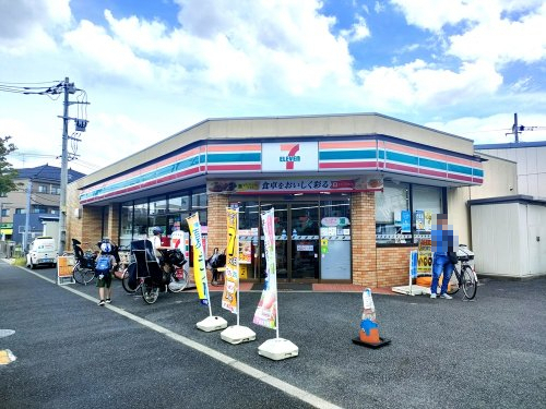 コンビニ　セブンイレブン 葛飾奥戸3丁目店（コンビニ）まで263m