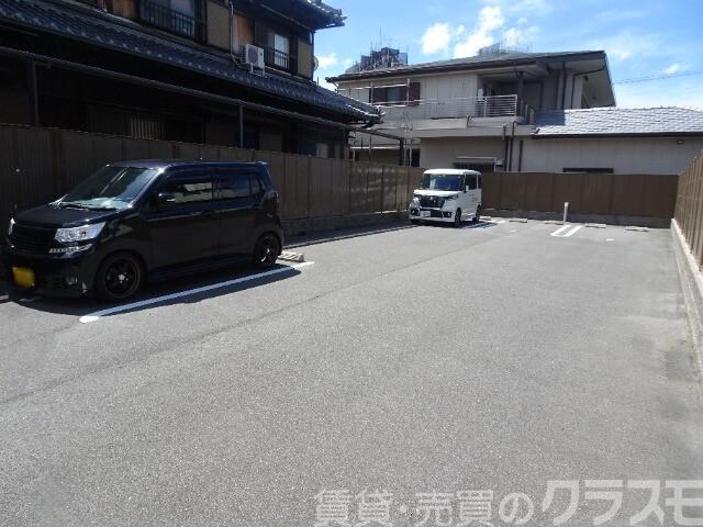 駐車場　敷地内駐車場