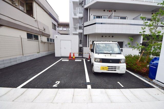 駐車場　駐車場