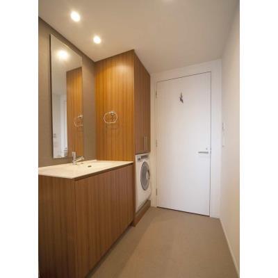 洗面設備　※写真は同タイプ住戸です。