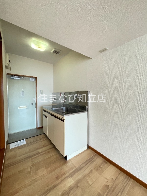 キッチン　別室同型写真