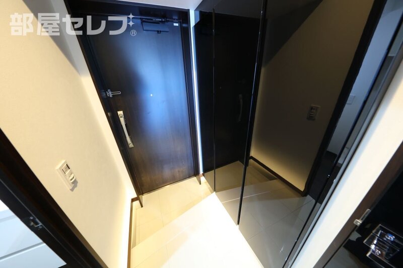 玄関　９０２号室写真