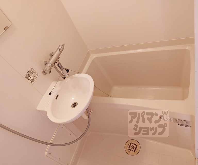 レオパレス深草の風呂写真