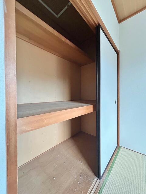 収納　クリーニング前です