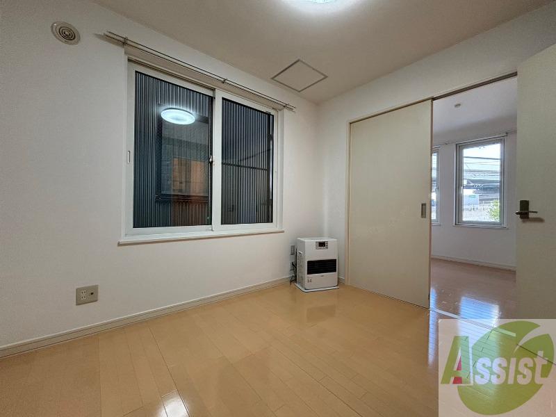 居室・リビング　広くてキレイなお部屋が広がっていて、充実した生活が送れそう。