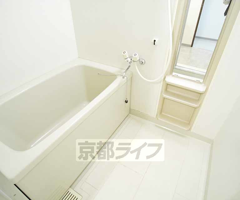 バス・シャワールーム　綺麗なお風呂です。