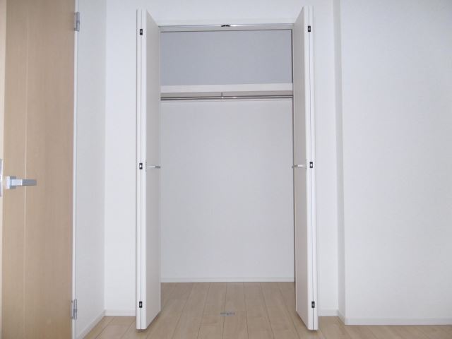 その他設備　コートなども掛けられます。