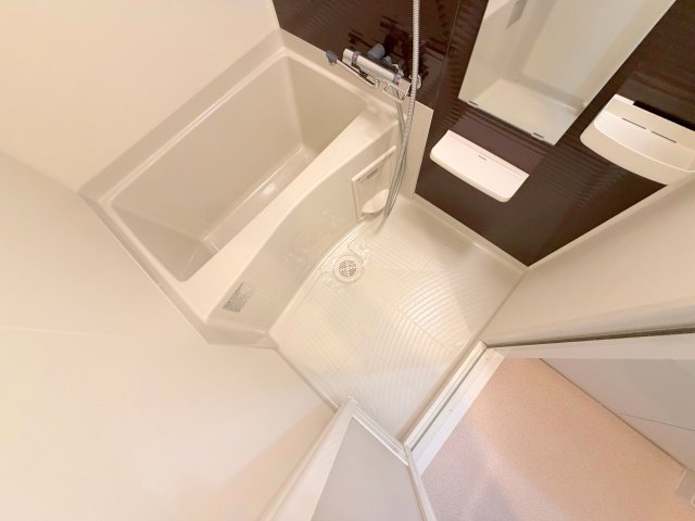 バス・シャワールーム　ゆったりと入るなら、お風呂とトイレとは別々が嬉しいですよね。