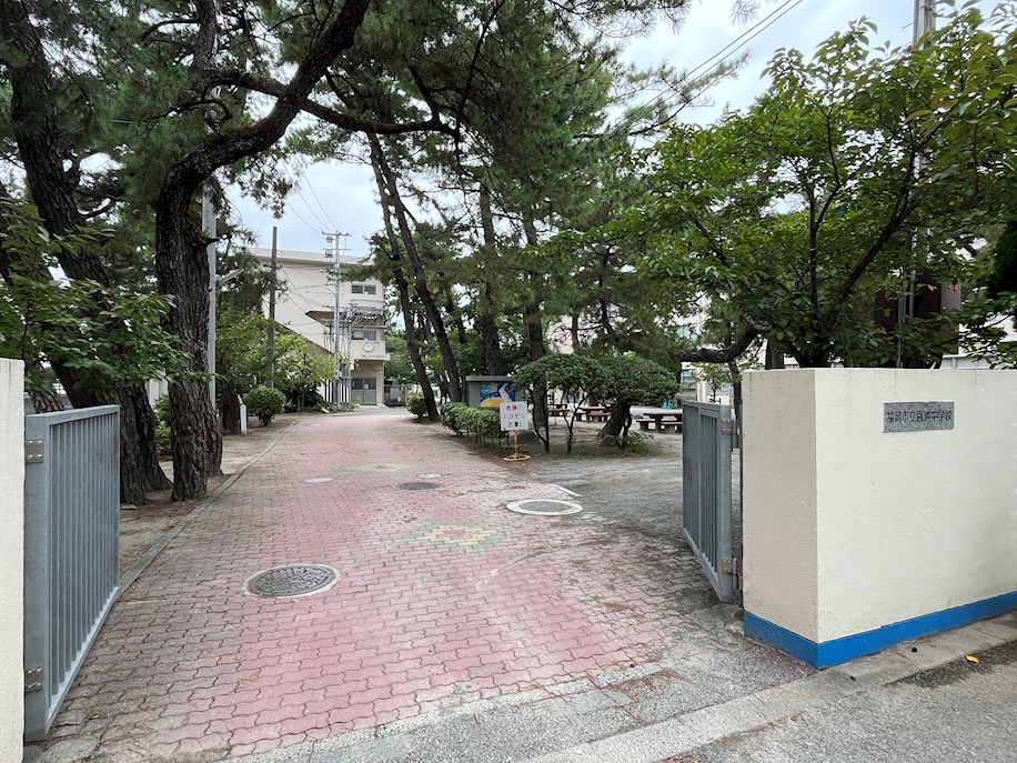 中学校　福岡市立百道中学校（中学校）まで1117m