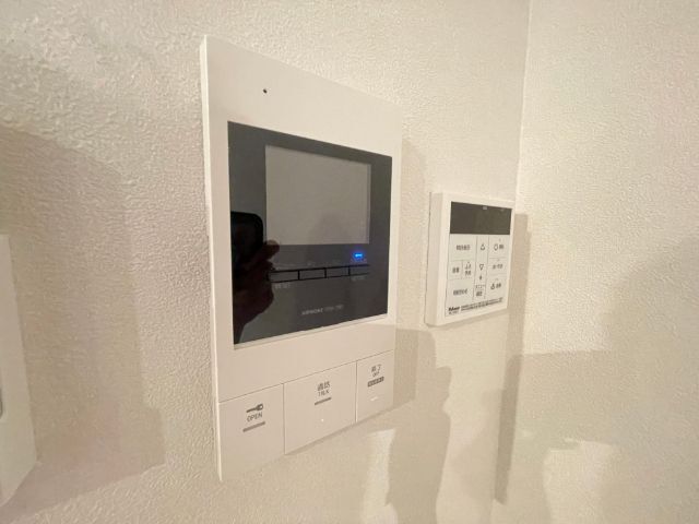 セキュリティ　オートロック、モニターフォン付き