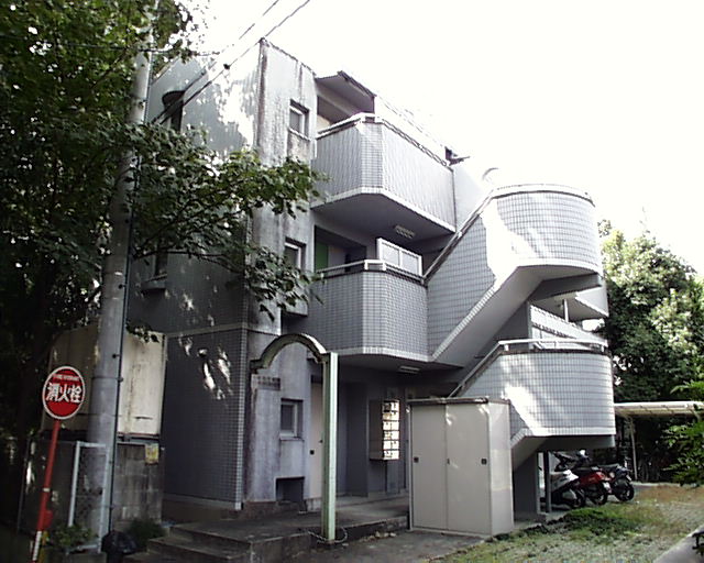 名古屋市昭和区八事本町のマンションの建物外観