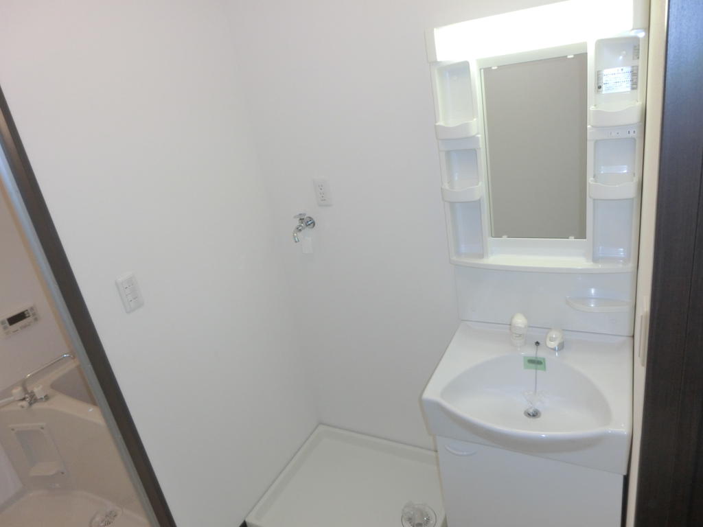 洗面設備　シャワー付洗面台