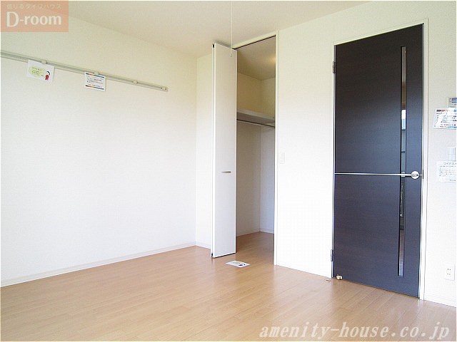 居室・リビング　●居室はちょっと広めの７帖！