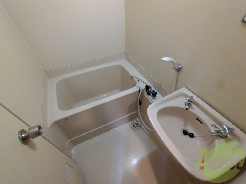 バス・シャワールーム　浴室です。疲れを癒すのに欠かせませんね！