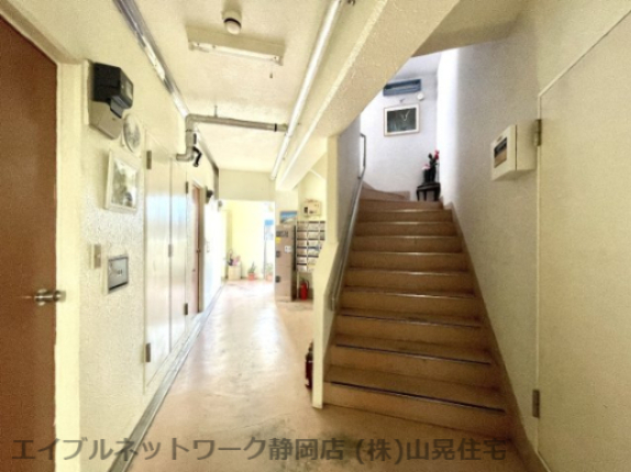 ロビー　ゆとりのあるロビーです