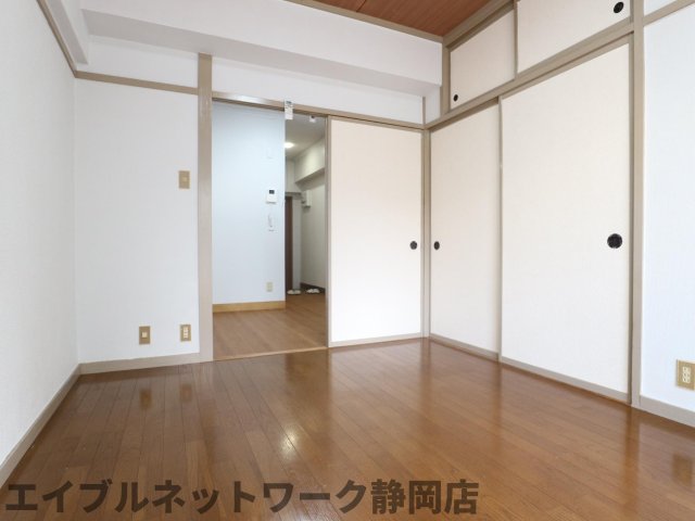 柴田ハイツの居間写真