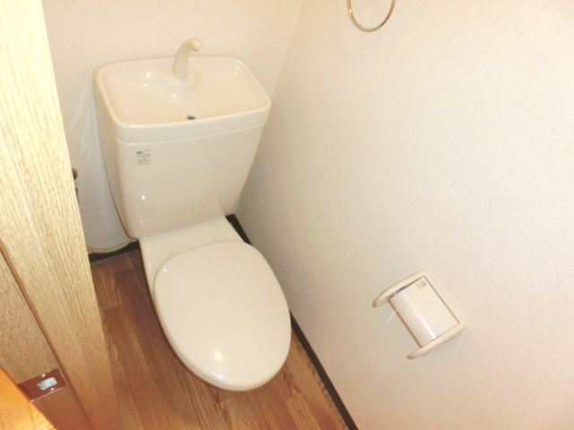 【名古屋市千種区末盛通のマンションのトイレ】