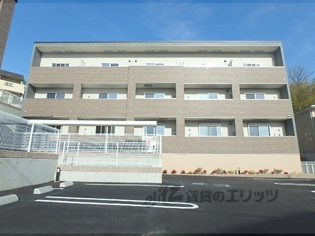 八幡市橋本東浄土ケ原のアパートの建物外観