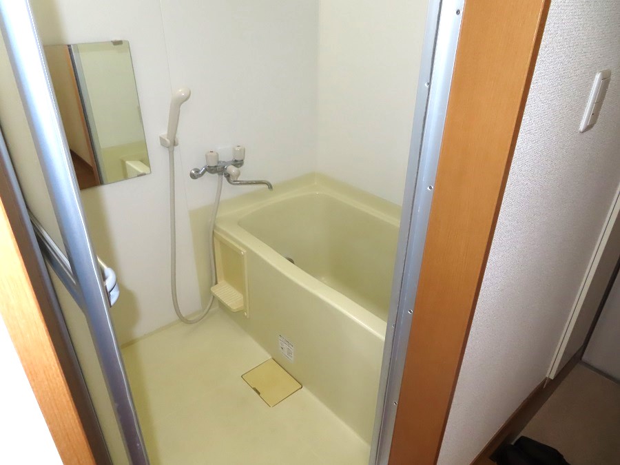 バス・シャワールーム　同建物別のお部屋の写真となります。