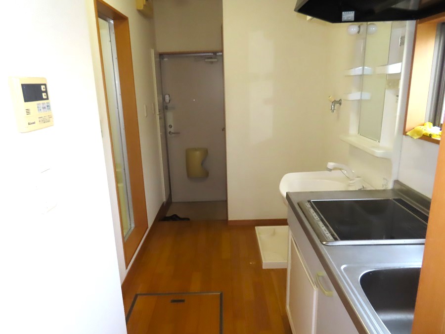 玄関　同建物別のお部屋の写真となります。
