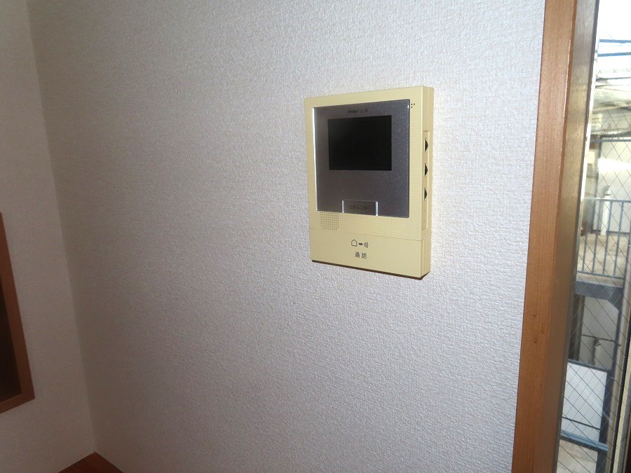 セキュリティ　同建物別のお部屋の写真となります。