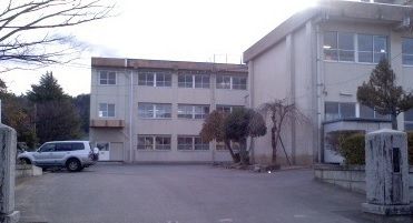 中学校　渡利中学校（中学校）まで1900m