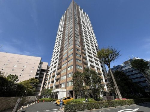 武蔵野タワーズ スカイクロスタワーの建物外観