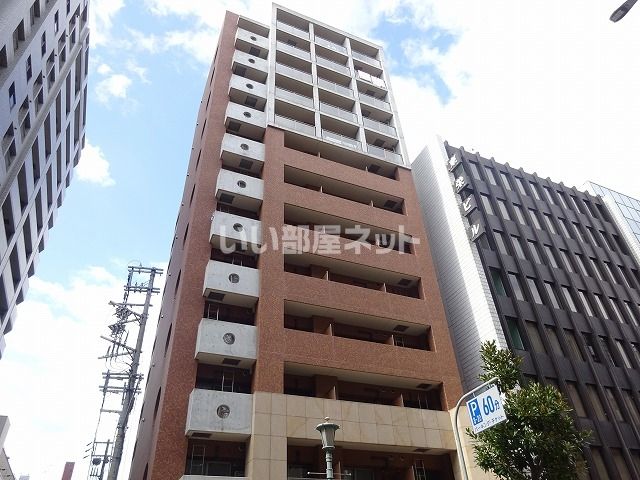 神戸市中央区元町通のマンションの建物外観