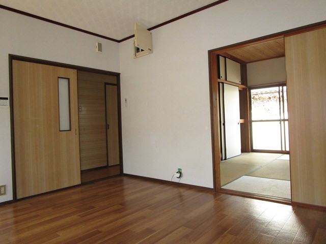丸山口町貸家 Cの居間写真