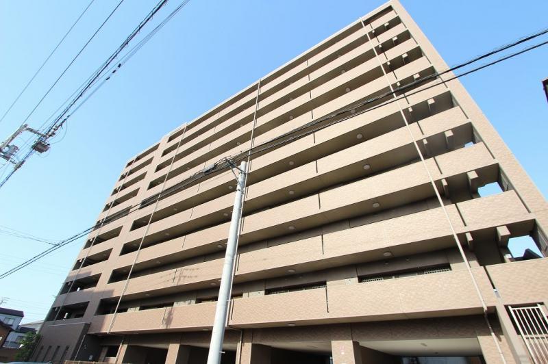 【高松市多賀町のマンションの建物外観】