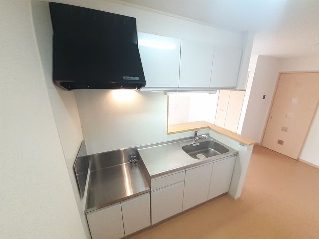 【福知山市大江町河守のアパートのキッチン】
