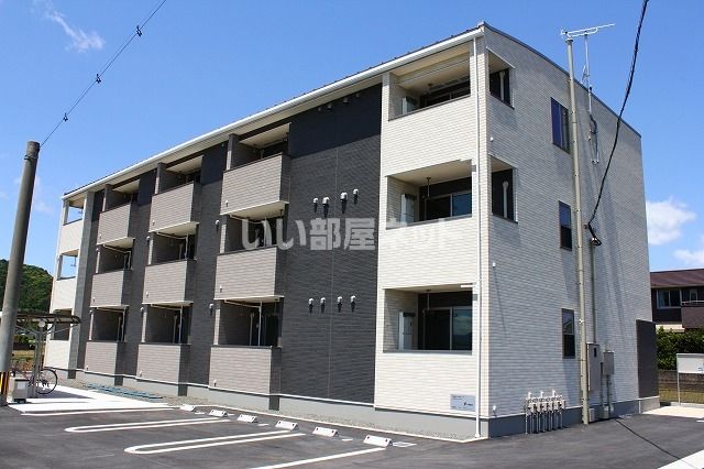 【ブライト　光の建物外観】