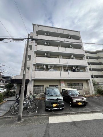 名古屋市中村区烏森町のマンションの建物外観