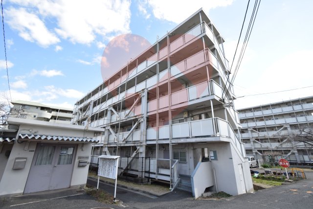 【和泉市伏屋町のマンションの建物外観】