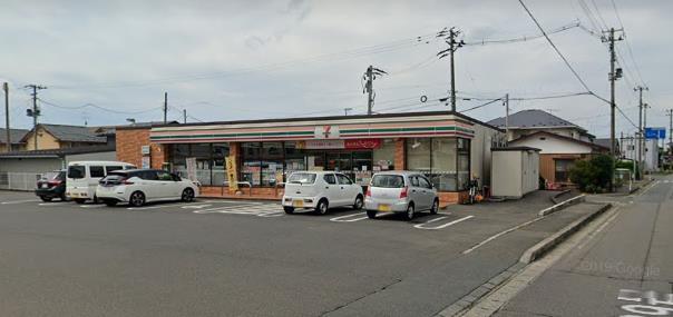 コンビニ　セブンイレブン（コンビニ）まで320m