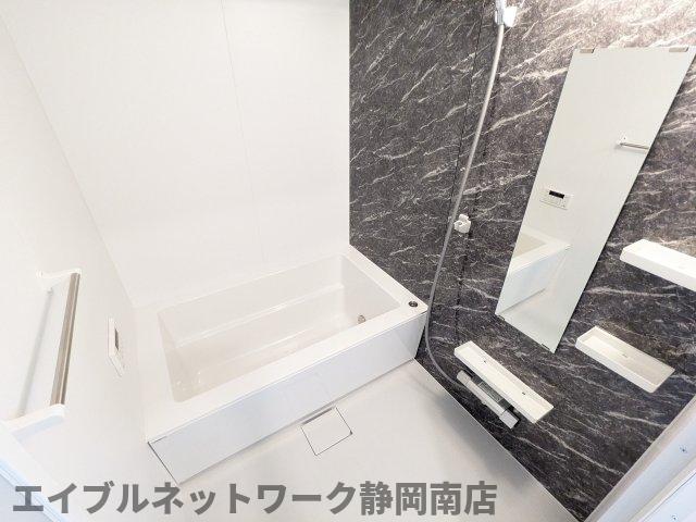バス・シャワールーム　きれいなお風呂です