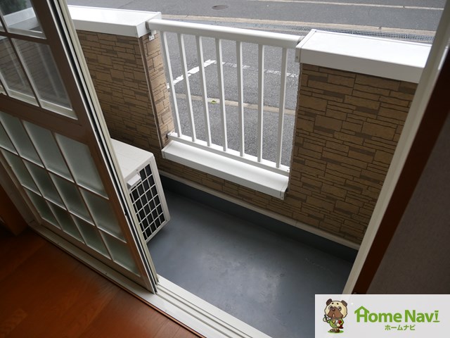 バルコニー　西向きで日当たり良好です。