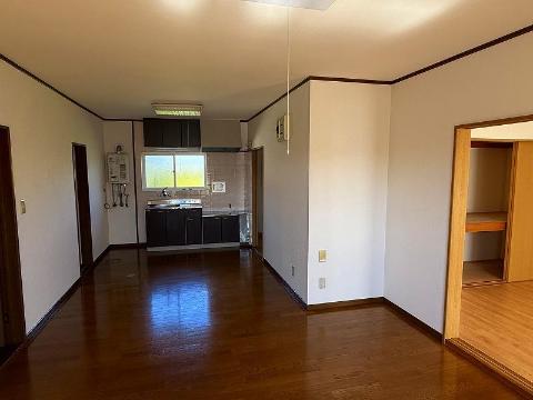 居室・リビング　室内