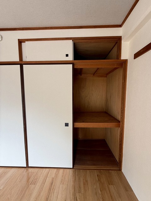収納　洋室6帖のお部屋にある収納スペースです！高さがある収納スペー