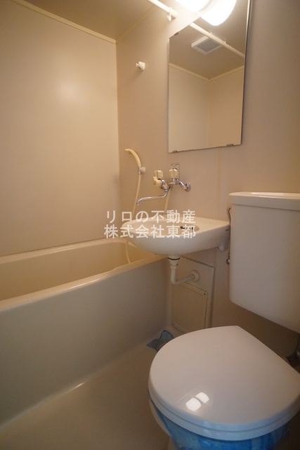 バス・シャワールーム　お掃除がしやすい３点ユニットバスです☆