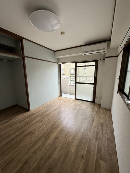 居室・リビング　※別部屋の写真です