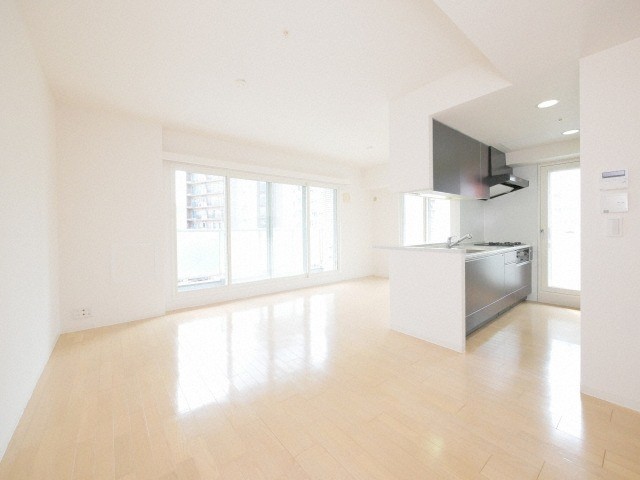 居室・リビング　分譲仕様のハイグレード物件♪円山公園駅も徒歩圏です♪