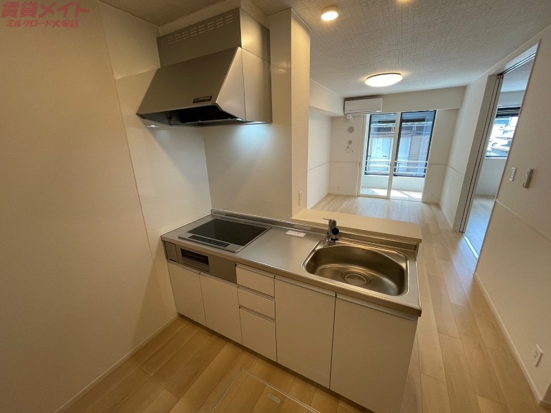 キッチン　別部屋参考写真です