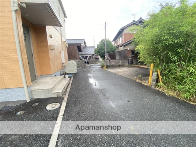 その他　前面道路（その他）まで0m