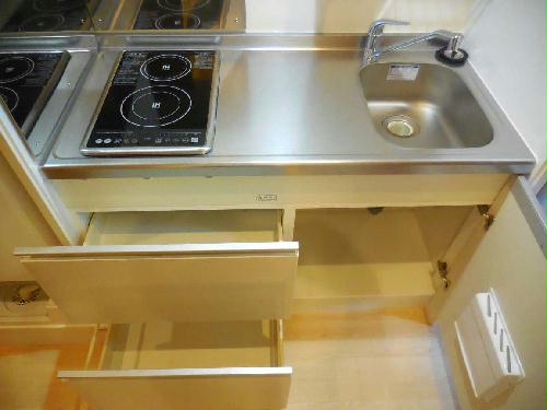 キッチン　収納付きキッチンです。