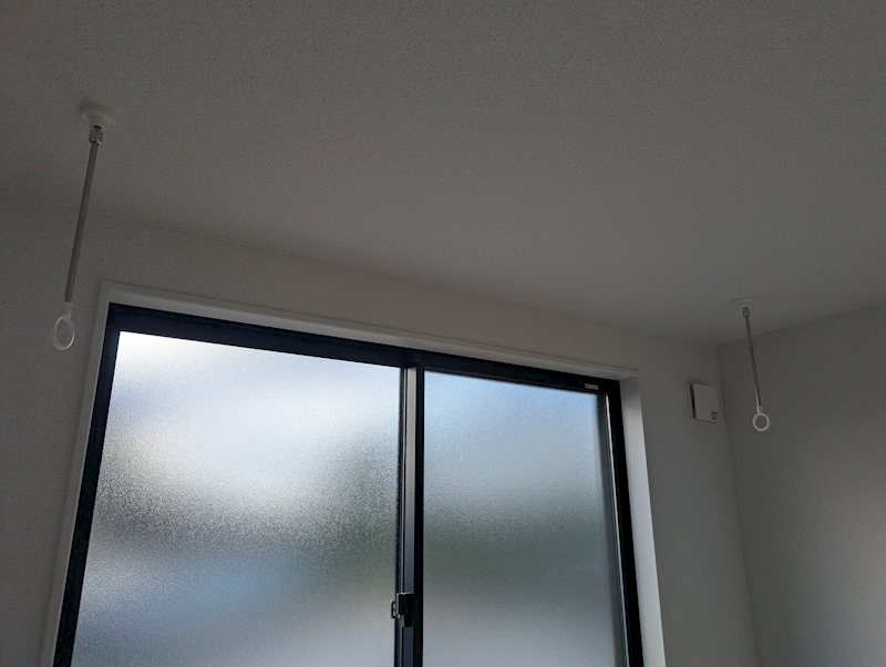 バルコニー　室内物干し※写真は同タイプ別部屋のものとなります。