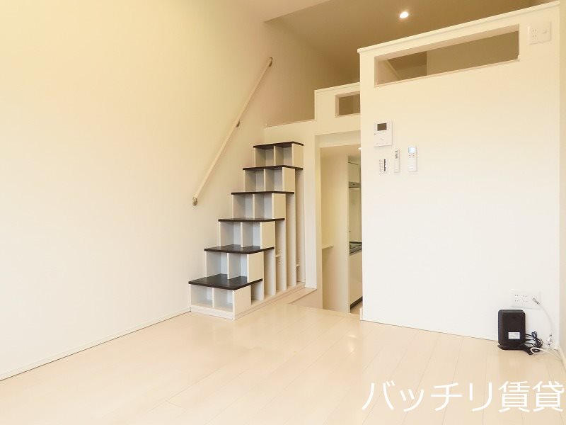 居室・リビング　同型タイプの為、現状を優先いたします。